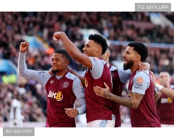 维拉传奇重回老特拉福德,誓助球队再攀英超巅峰 维拉传奇重回老特拉福德,誓助球队再攀英超巅峰