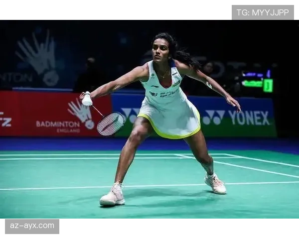 辛德胡赛场下那条手链，感觉把我一个月工资戴在手上了